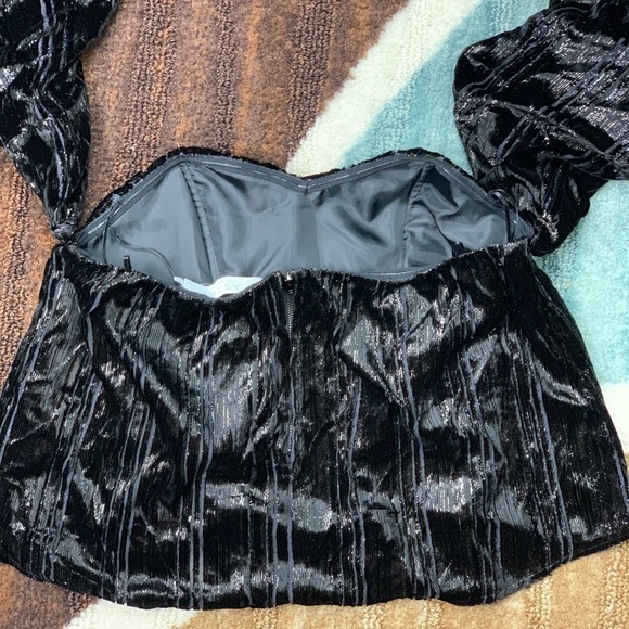 Astr The Label Sweetheart Neckline Top - Picture 5 of 7